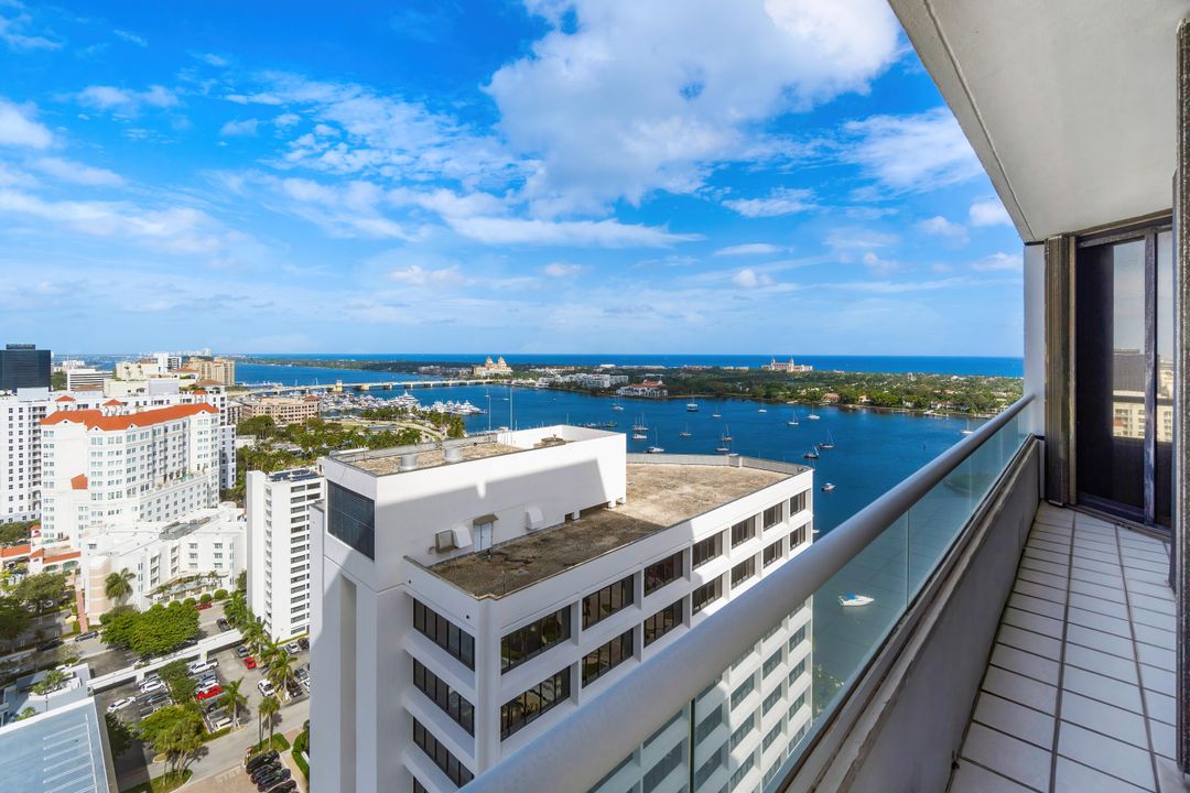 For Sale: $2,250,000 (3 beds, 2 baths, 2091 Square Feet)