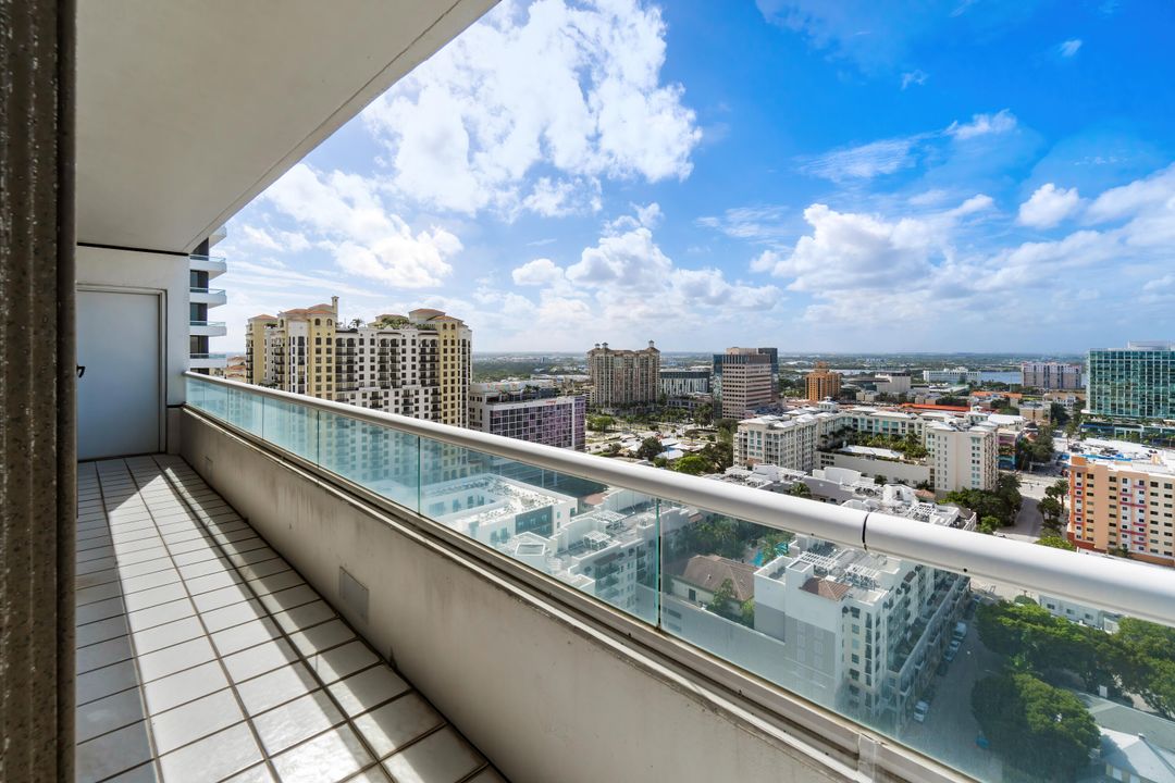 For Sale: $2,250,000 (3 beds, 2 baths, 2091 Square Feet)