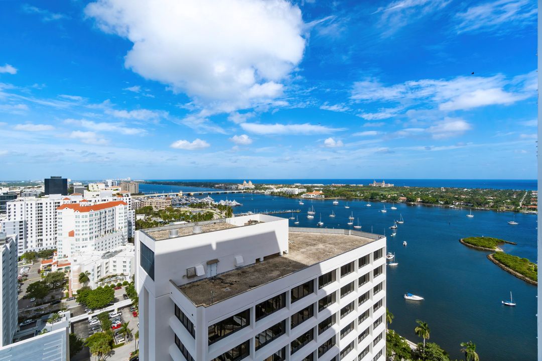 For Sale: $2,250,000 (3 beds, 2 baths, 2091 Square Feet)