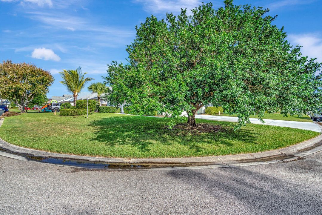 For Sale: $479,000 (3 beds, 2 baths, 1643 Square Feet)