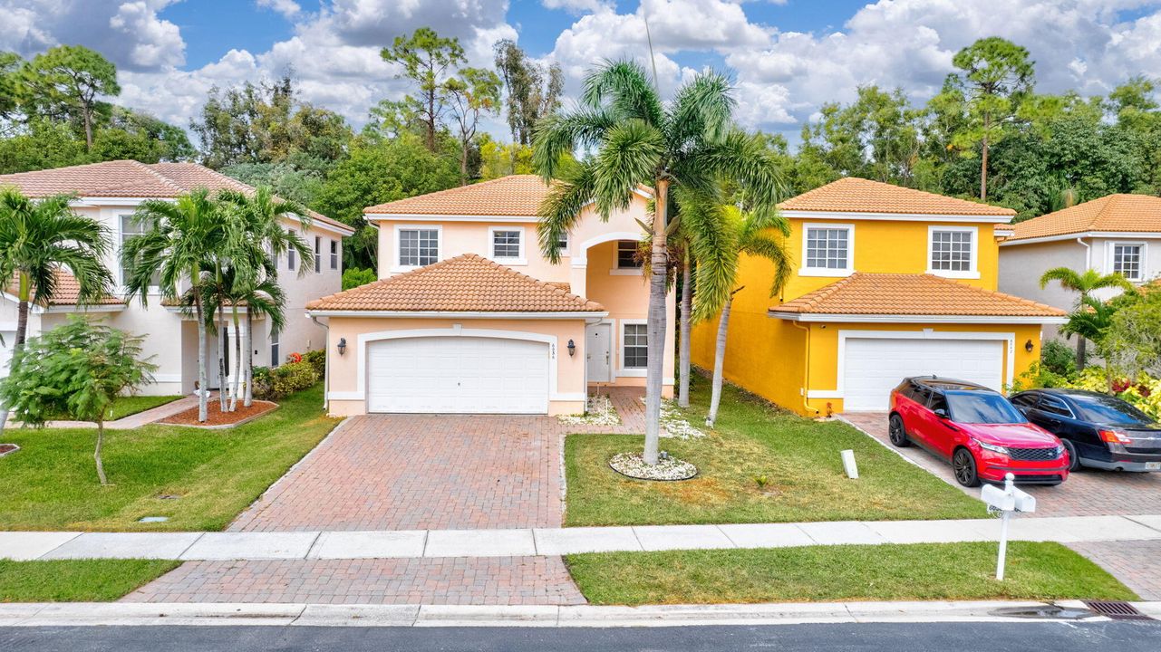 For Sale: $584,000 (3 beds, 2 baths, 2120 Square Feet)