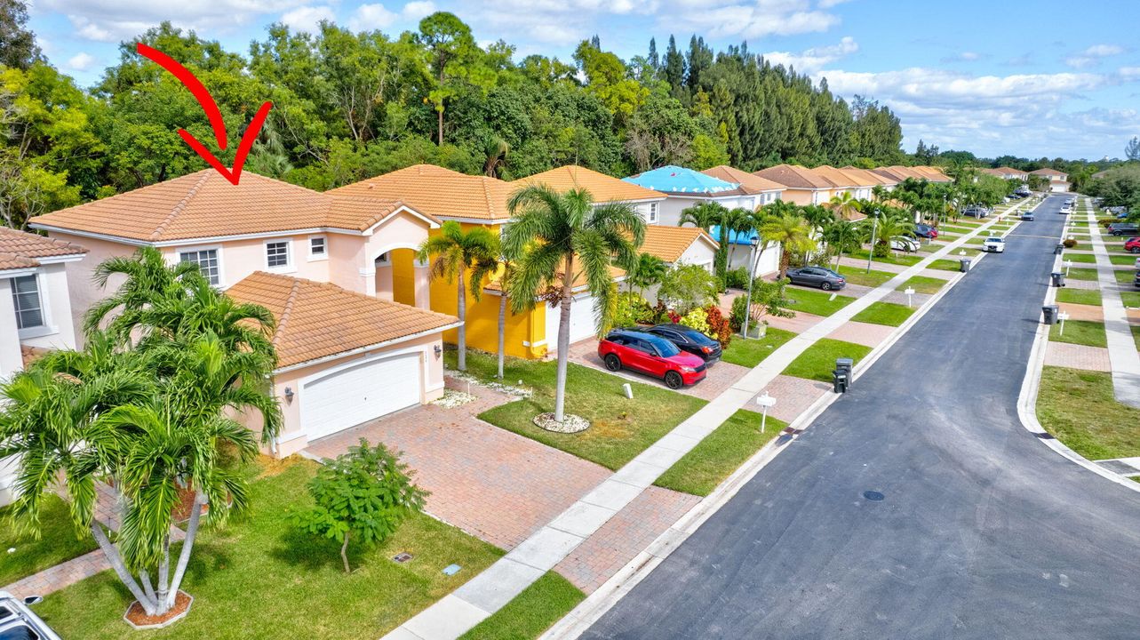 For Sale: $584,000 (3 beds, 2 baths, 2120 Square Feet)