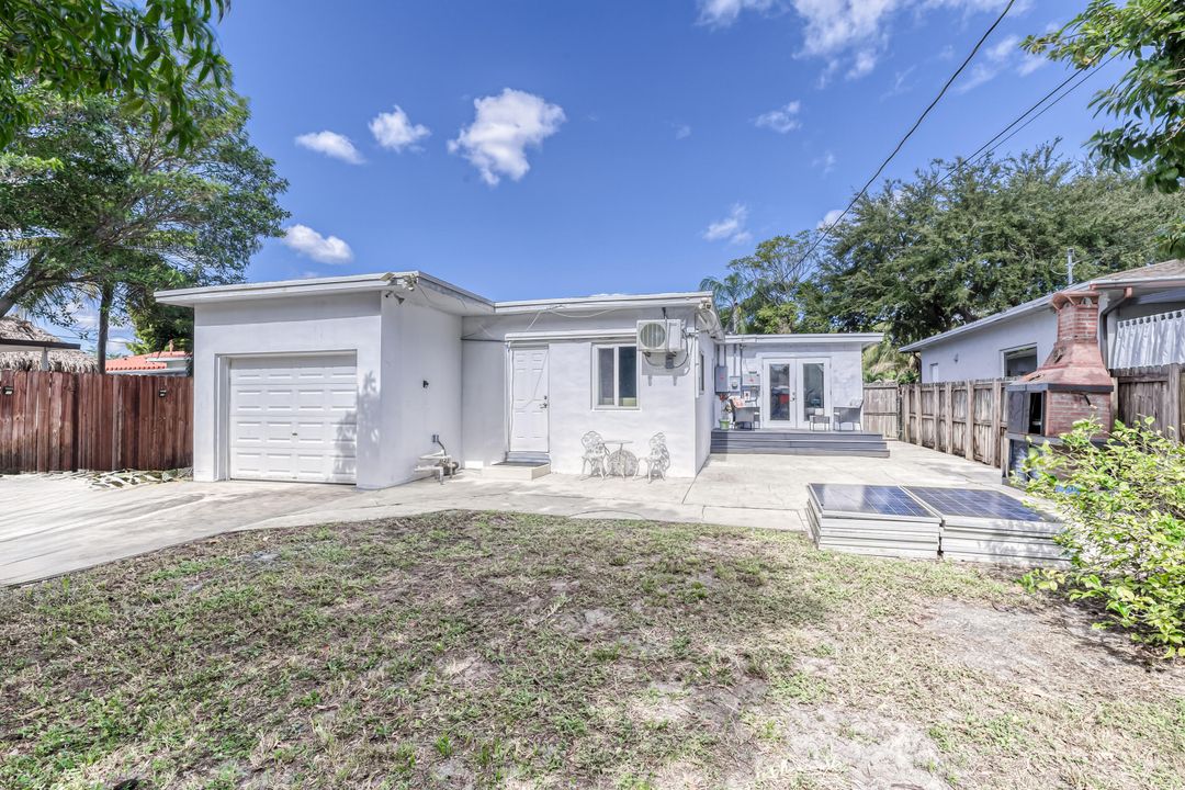 Active With Contract: $550,000 (3 beds, 2 baths, 1915 Square Feet)