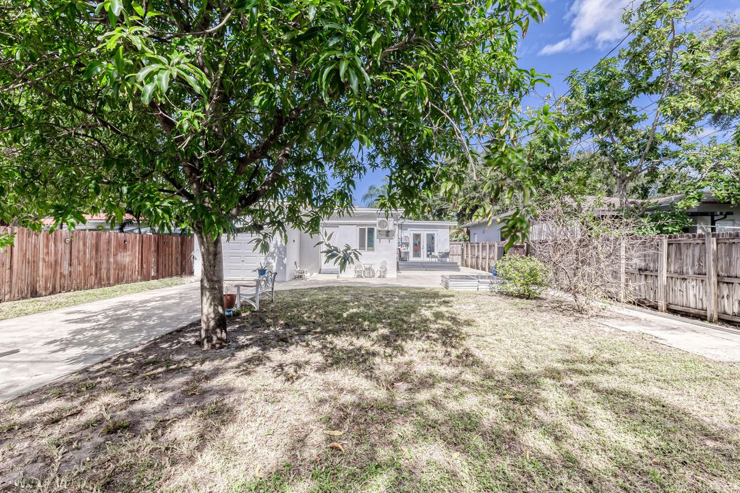 Active With Contract: $550,000 (3 beds, 2 baths, 1915 Square Feet)