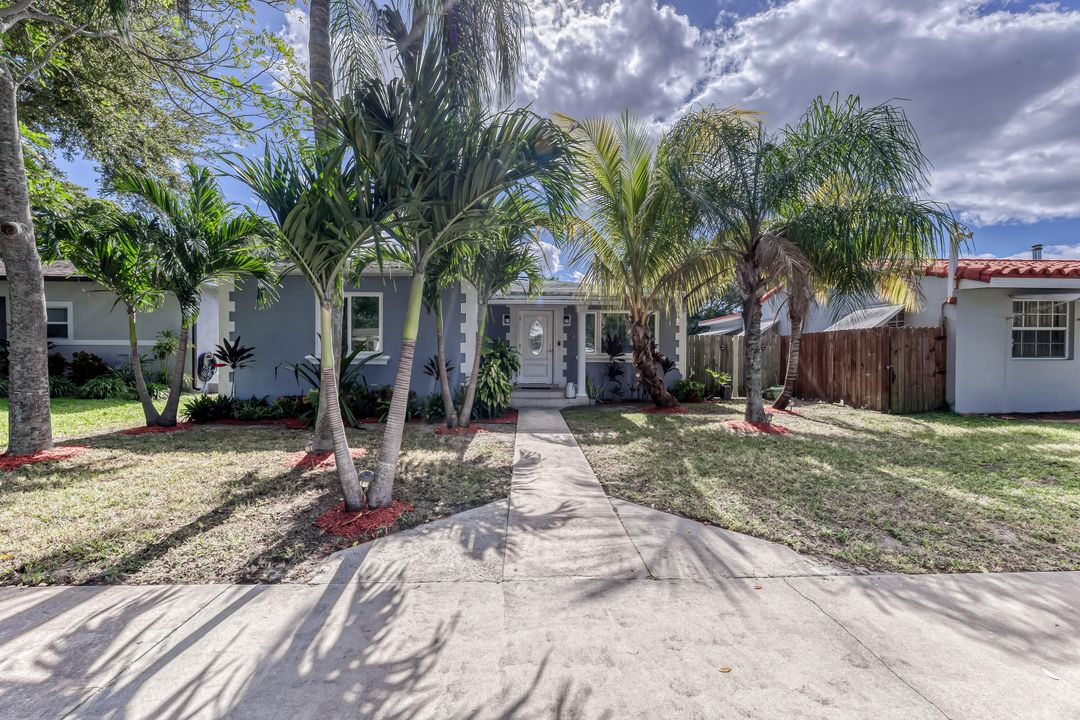 Active With Contract: $550,000 (3 beds, 2 baths, 1915 Square Feet)