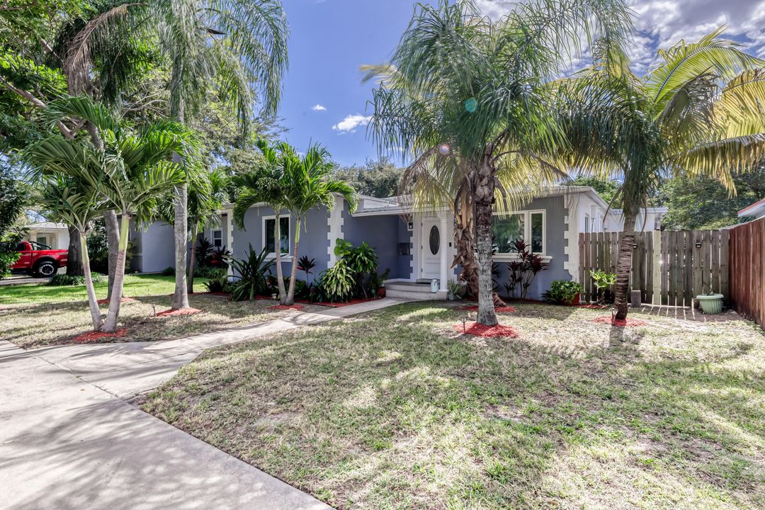 Active With Contract: $550,000 (3 beds, 2 baths, 1915 Square Feet)