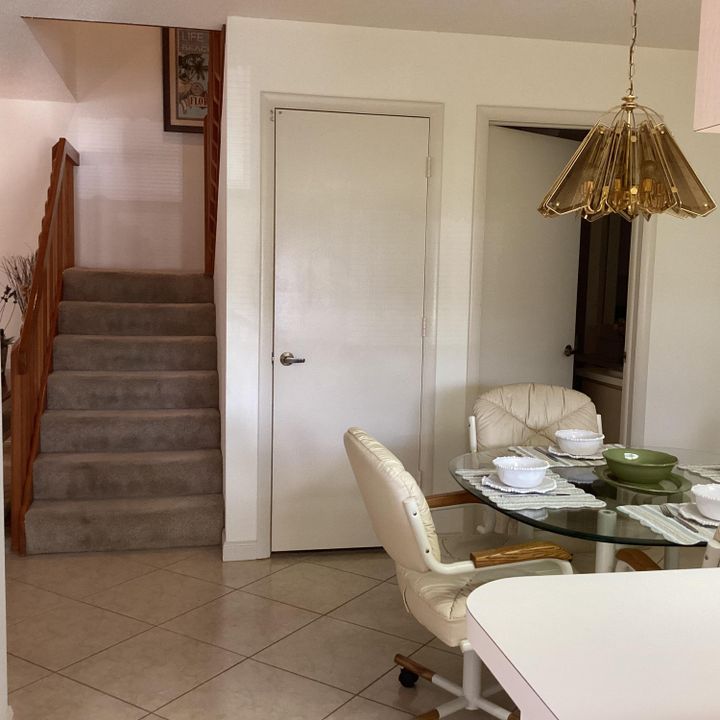 For Rent: $2,500 (2 beds, 2 baths, 1374 Square Feet)