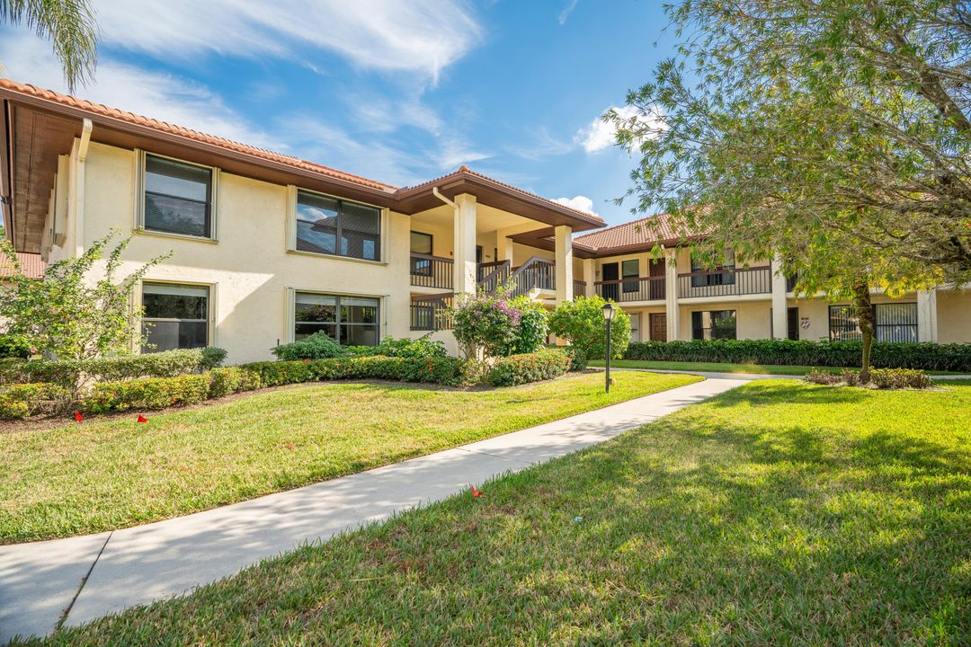 For Sale: $252,300 (2 beds, 2 baths, 1188 Square Feet)