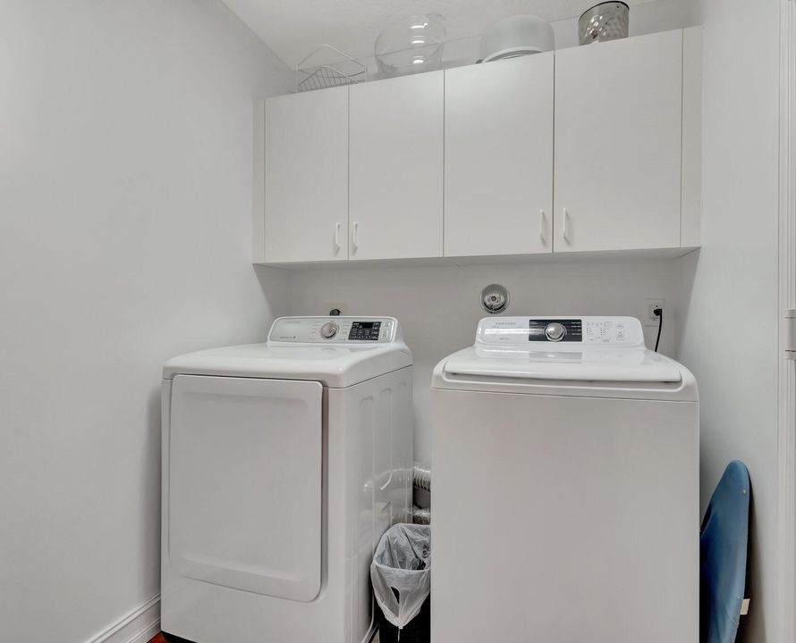 For Sale: $467,500 (3 beds, 2 baths, 1867 Square Feet)