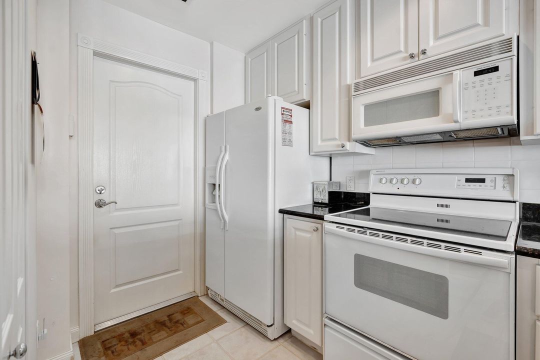 For Sale: $519,000 (3 beds, 2 baths, 1298 Square Feet)