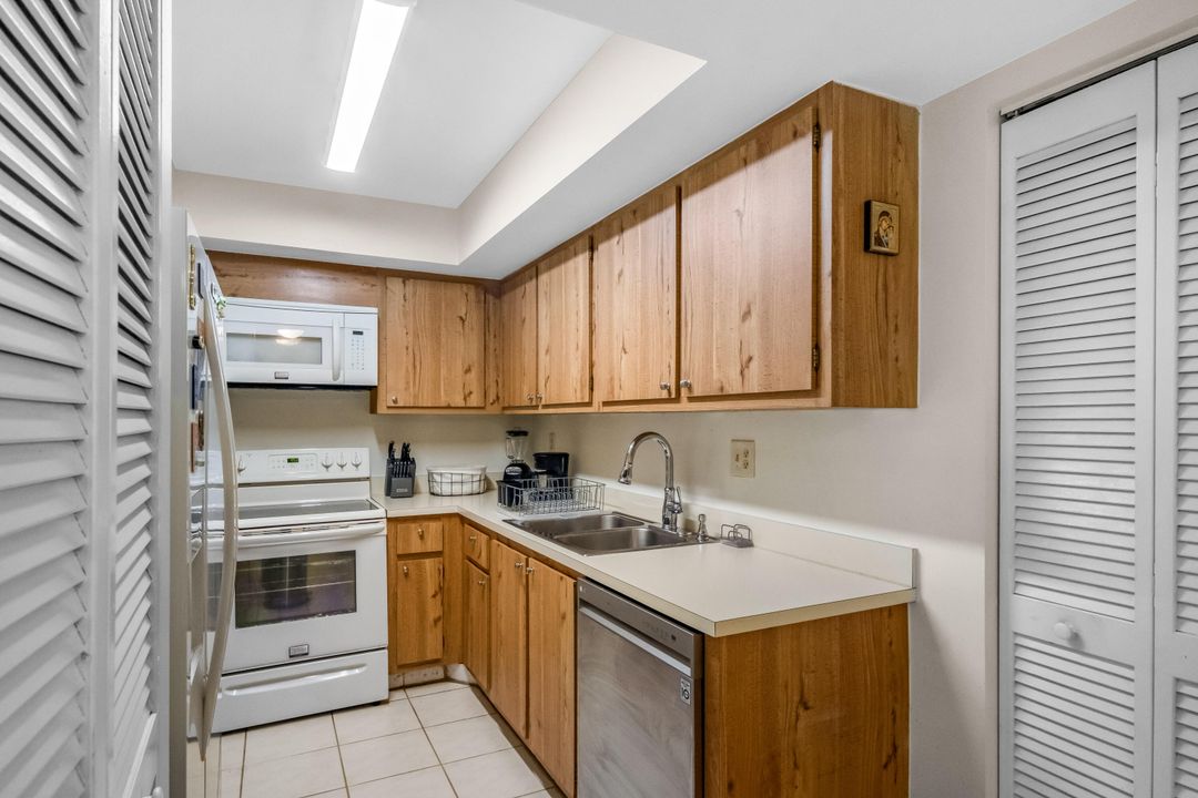 For Sale: $385,000 (3 beds, 2 baths, 1618 Square Feet)