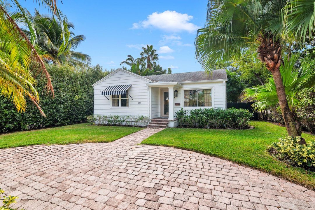 For Sale: $2,200,000 (3 beds, 3 baths, 1092 Square Feet)