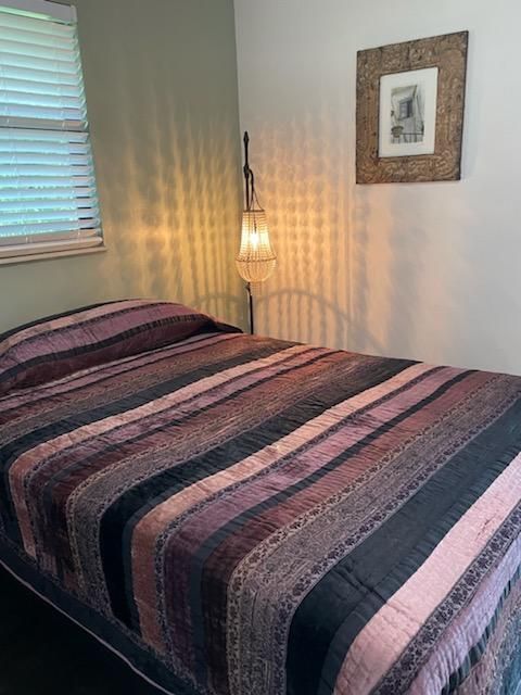 For Rent: $3,000 (2 beds, 1 baths, 1170 Square Feet)