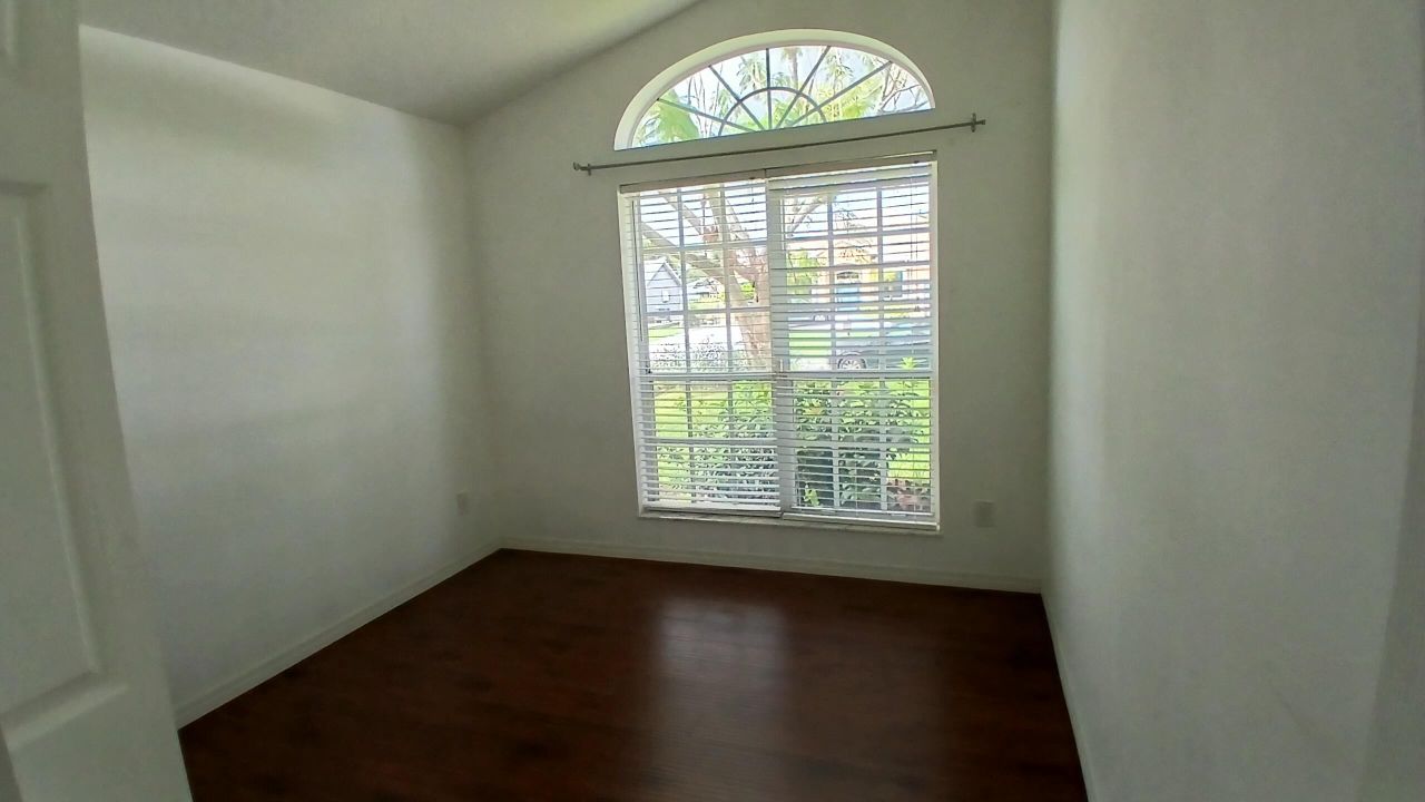 For Rent: $2,800 (3 beds, 2 baths, 1716 Square Feet)