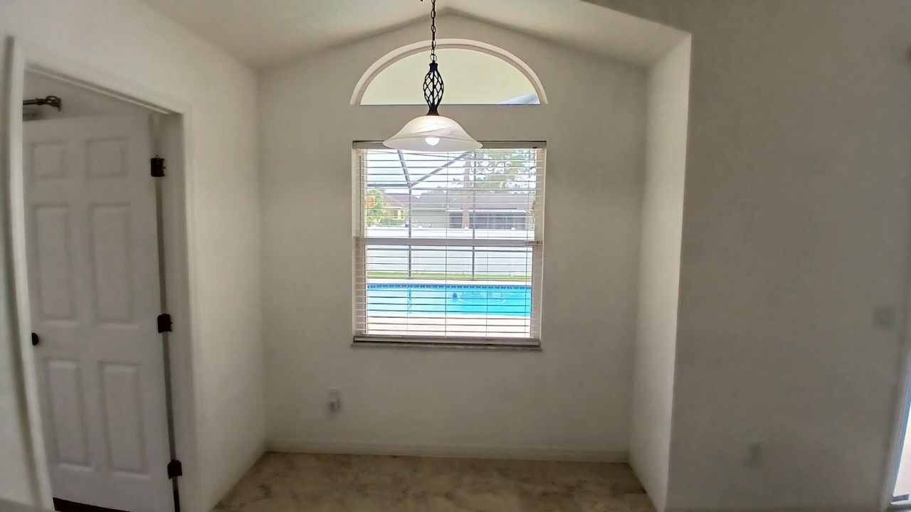 For Rent: $2,800 (3 beds, 2 baths, 1716 Square Feet)