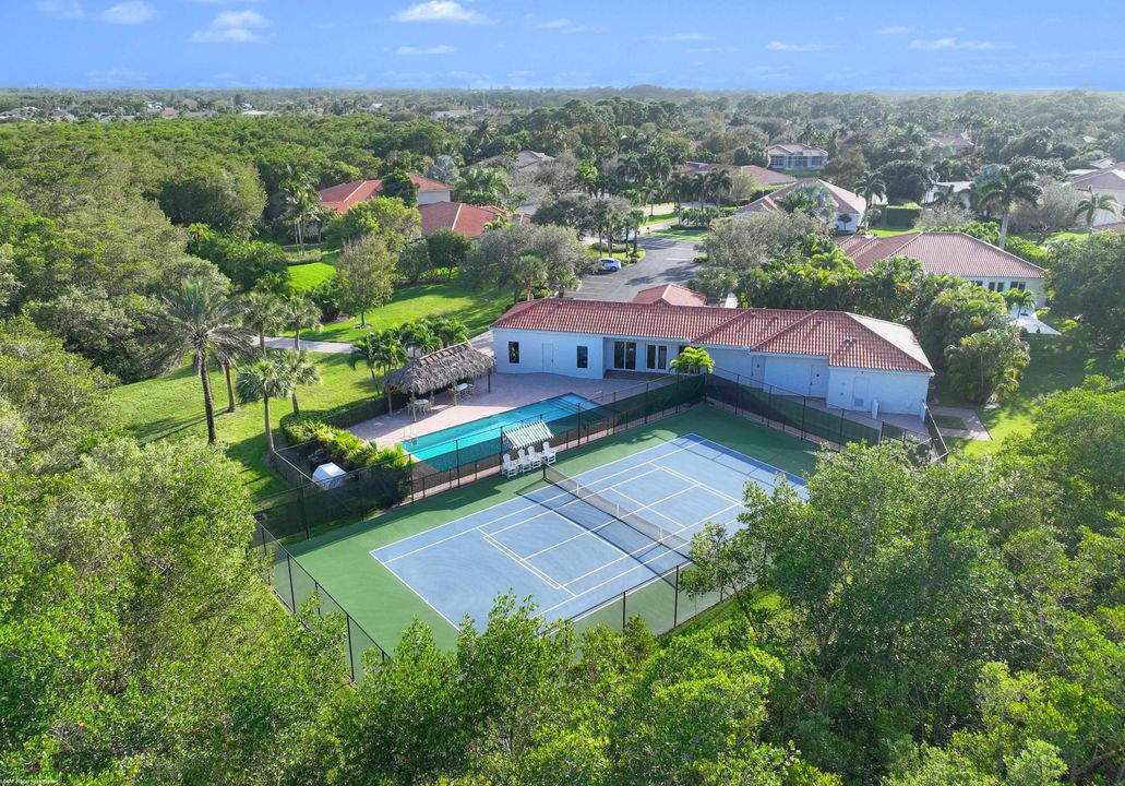 For Sale: $1,150,000 (3 beds, 3 baths, 2412 Square Feet)