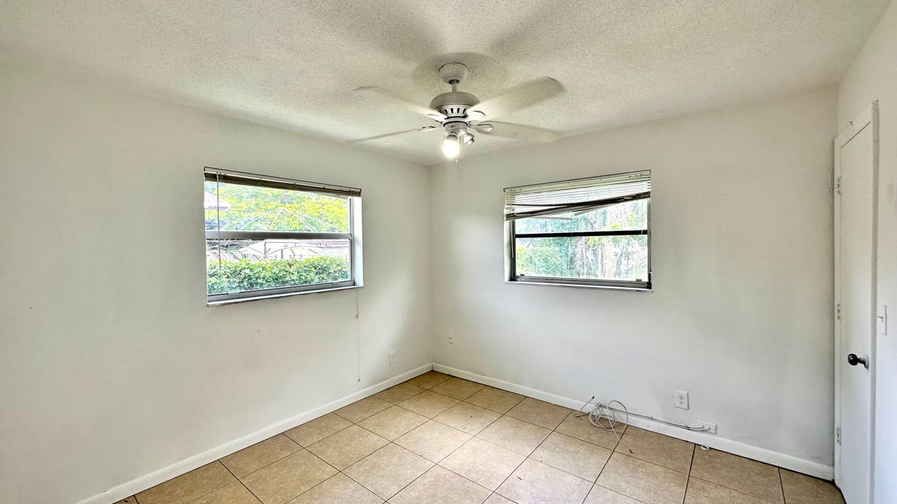 For Rent: $2,400 (3 beds, 2 baths, 1200 Square Feet)