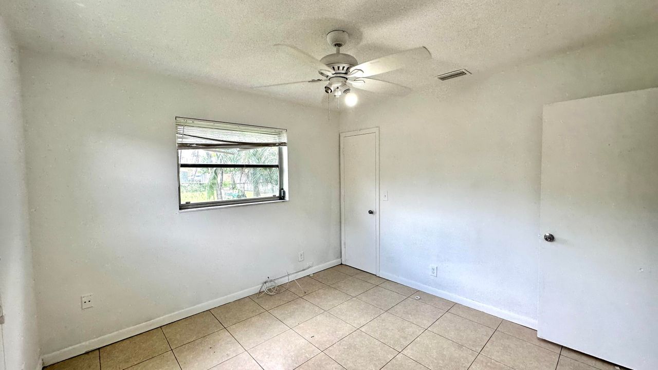 For Rent: $2,400 (3 beds, 2 baths, 1200 Square Feet)