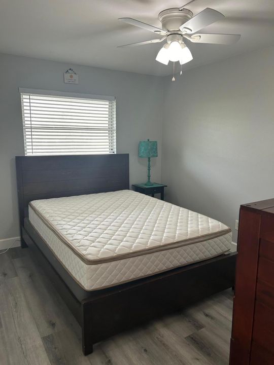 For Rent: $2,200 (2 beds, 1 baths, 850 Square Feet)