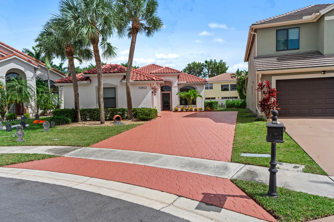 Active With Contract: $695,000 (3 beds, 2 baths, 1729 Square Feet)