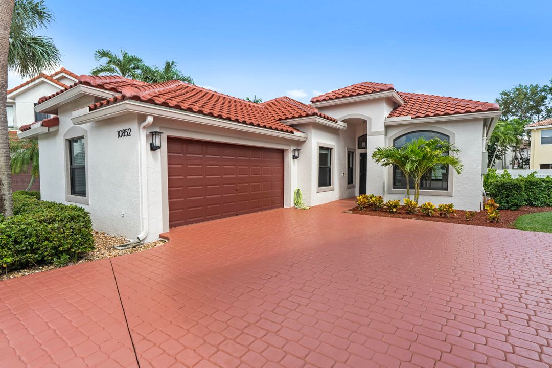 Active With Contract: $695,000 (3 beds, 2 baths, 1729 Square Feet)