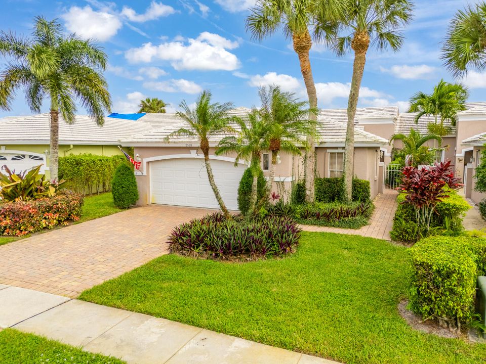 For Sale: $495,000 (3 beds, 2 baths, 1599 Square Feet)