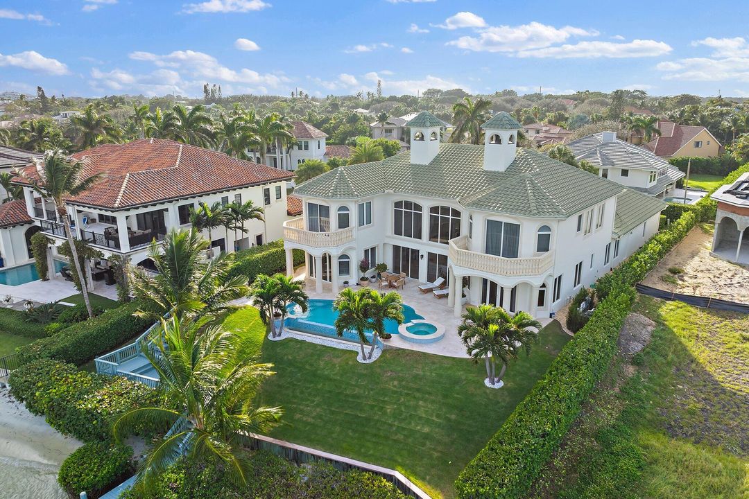 For Sale: $10,400,000 (4 beds, 4 baths, 5116 Square Feet)