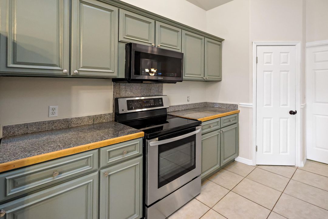 For Sale: $400,000 (3 beds, 2 baths, 2069 Square Feet)