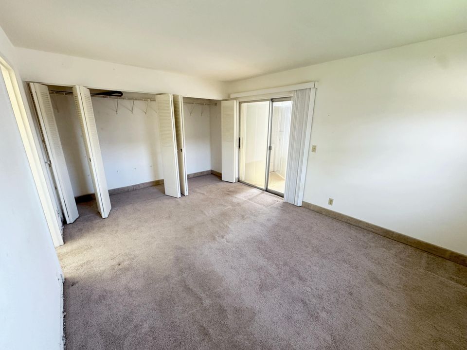 For Sale: $69,900 (1 beds, 1 baths, 720 Square Feet)