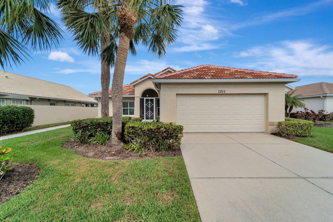 For Sale: $499,900 (3 beds, 2 baths, 1958 Square Feet)