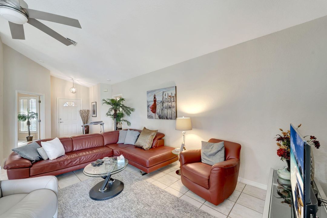 For Sale: $499,900 (3 beds, 2 baths, 1958 Square Feet)