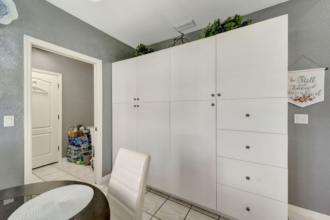 For Sale: $499,900 (3 beds, 2 baths, 1958 Square Feet)