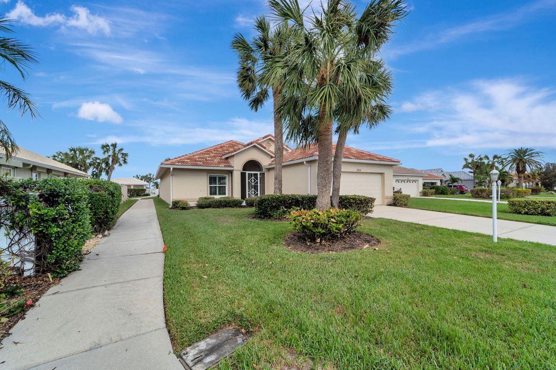 For Sale: $499,900 (3 beds, 2 baths, 1958 Square Feet)