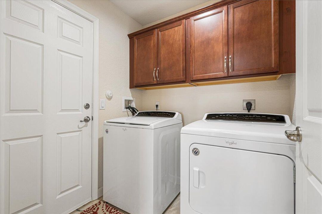 For Sale: $179,000 (2 beds, 2 baths, 1451 Square Feet)