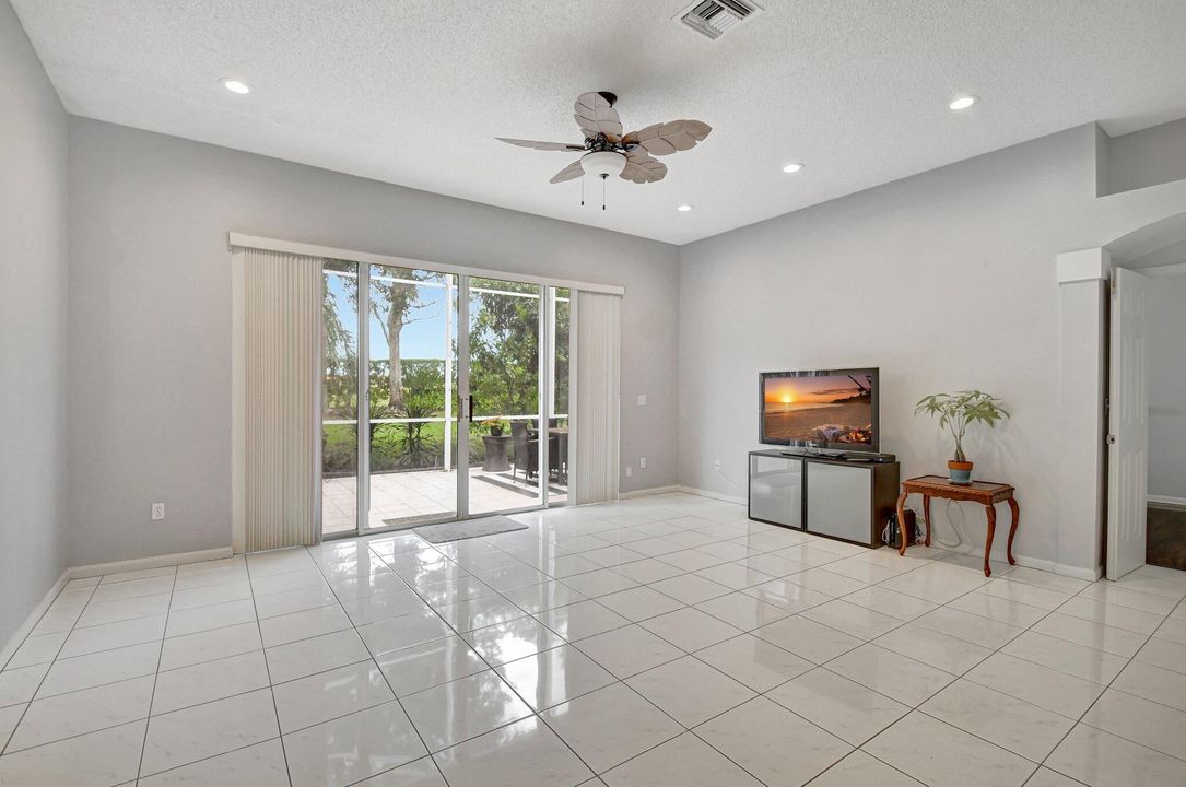 For Sale: $650,000 (3 beds, 2 baths, 2021 Square Feet)