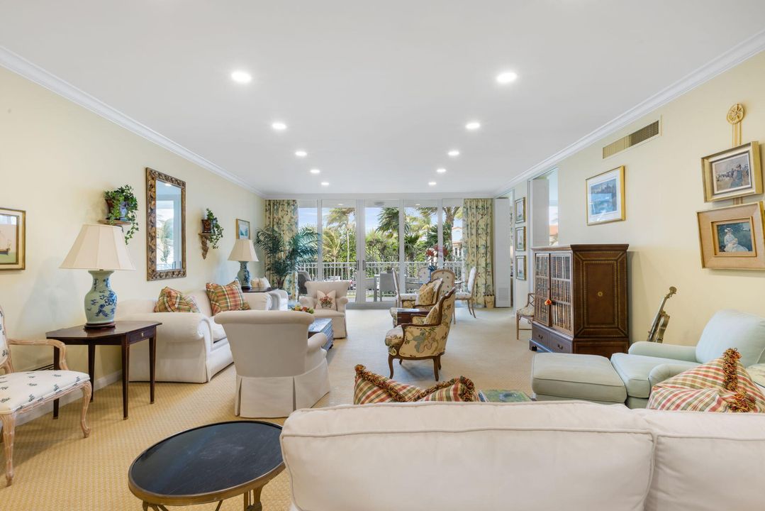 For Sale: $4,900,000 (2 beds, 2 baths, 2107 Square Feet)