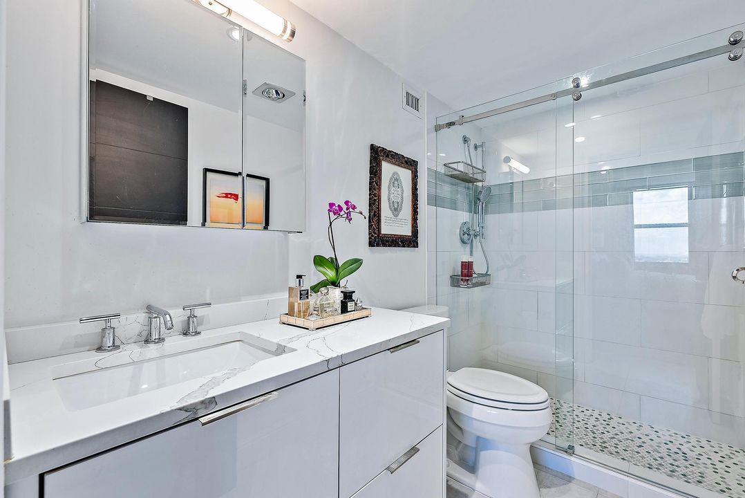 For Sale: $1,150,000 (2 beds, 2 baths, 1073 Square Feet)