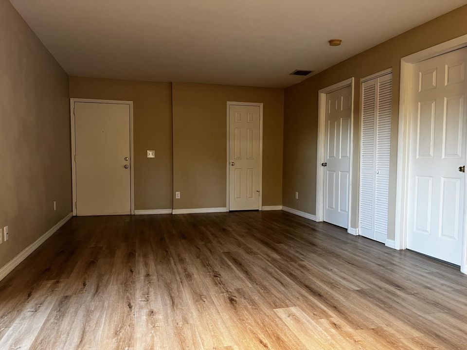 For Rent: $1,500 (2 beds, 2 baths, 900 Square Feet)