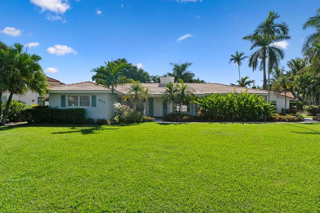 For Sale: $1,690,000 (3 beds, 3 baths, 1574 Square Feet)