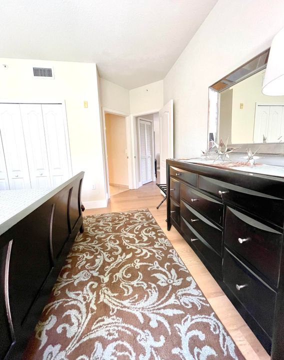 For Rent: $3,500 (2 beds, 2 baths, 1309 Square Feet)