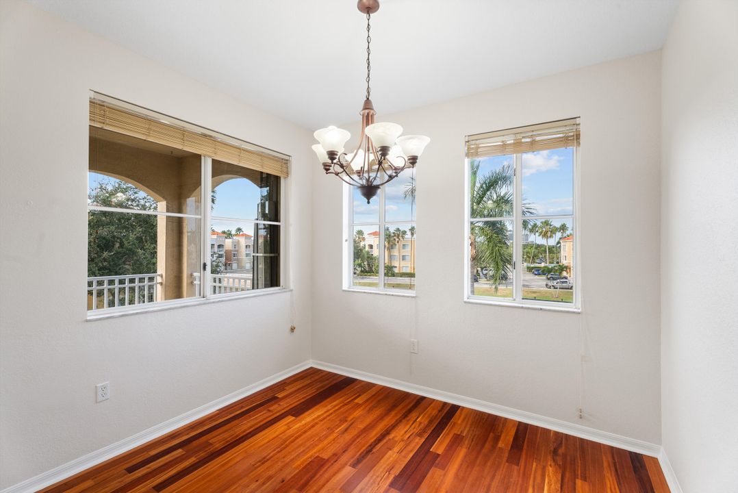 For Sale: $395,000 (2 beds, 2 baths, 1403 Square Feet)