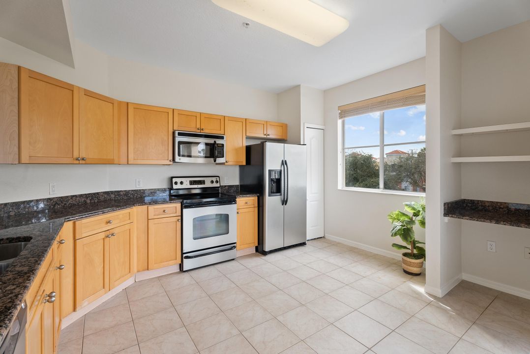 For Sale: $395,000 (2 beds, 2 baths, 1403 Square Feet)