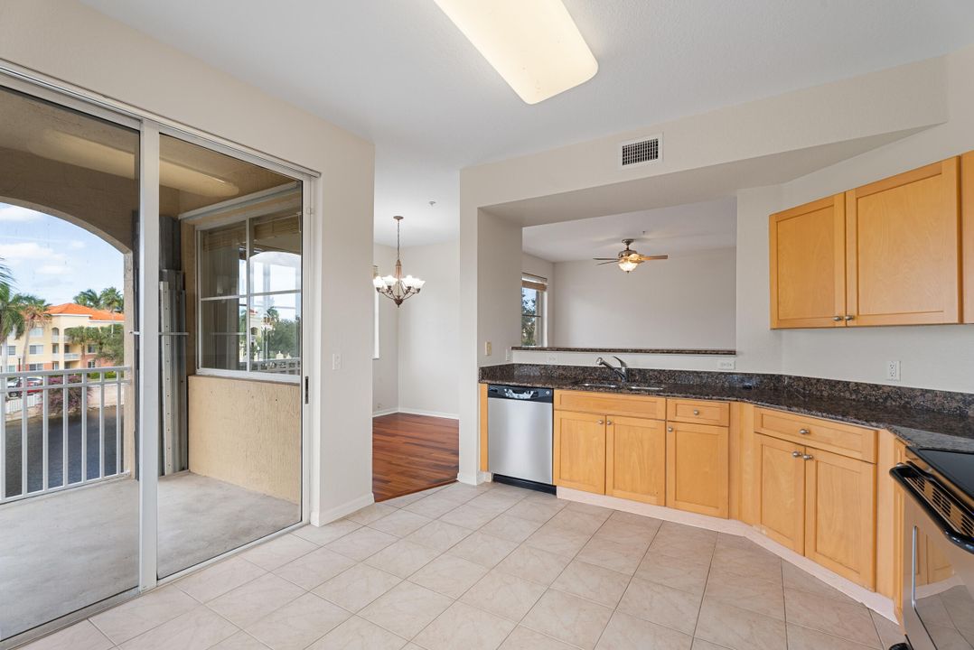 For Sale: $395,000 (2 beds, 2 baths, 1403 Square Feet)