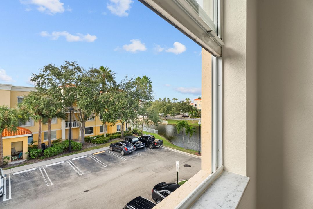 For Sale: $395,000 (2 beds, 2 baths, 1403 Square Feet)