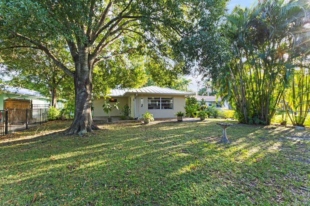 For Sale: $460,000 (3 beds, 2 baths, 1860 Square Feet)