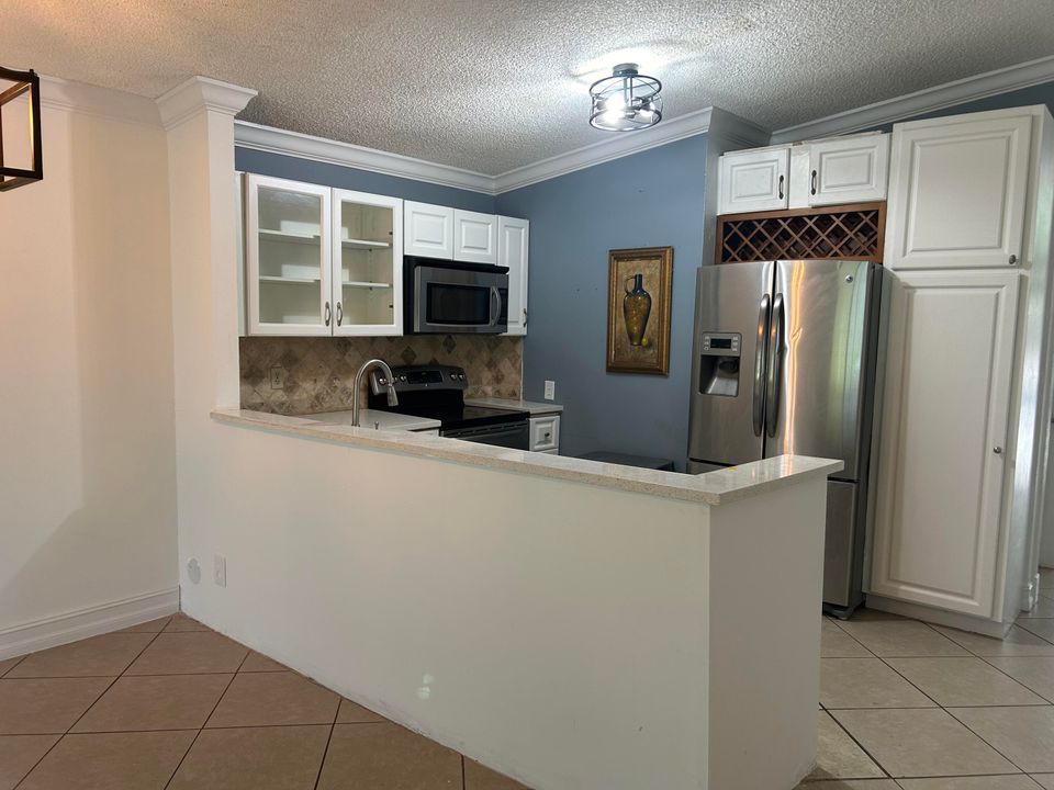 For Rent: $3,100 (3 beds, 2 baths, 1200 Square Feet)