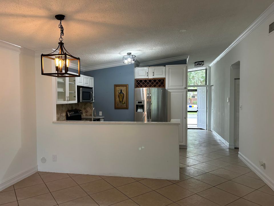 For Rent: $3,100 (3 beds, 2 baths, 1200 Square Feet)