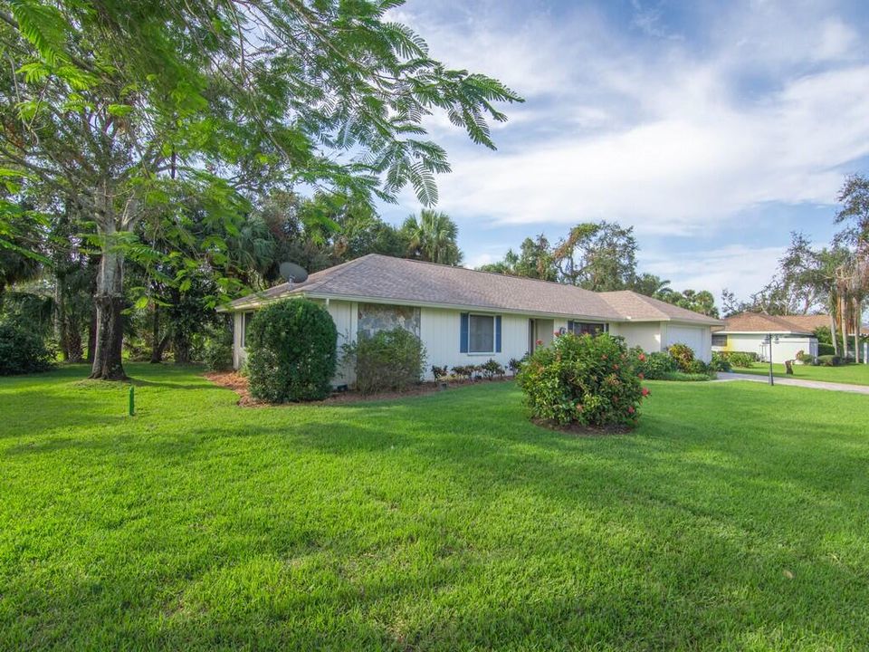 For Sale: $435,000 (3 beds, 2 baths, 1732 Square Feet)