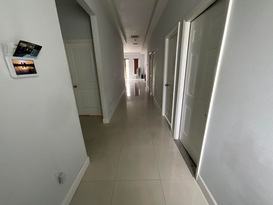 En Venta: $524,990 (4 camas, 2 baños, 1694 Pies cuadrados)