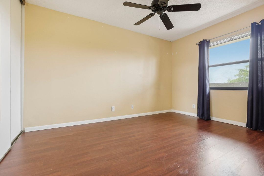 For Sale: $240,000 (2 beds, 2 baths, 1140 Square Feet)